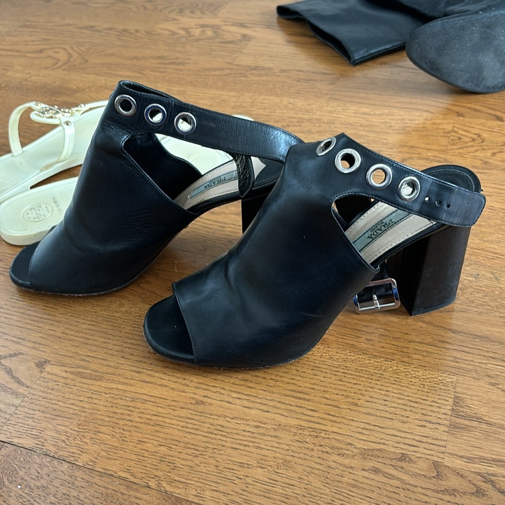 Prada heels - Picture 3 of 5